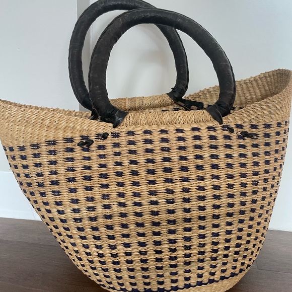 Hand woven artisan basket bag (large) - Picture 3 of 3